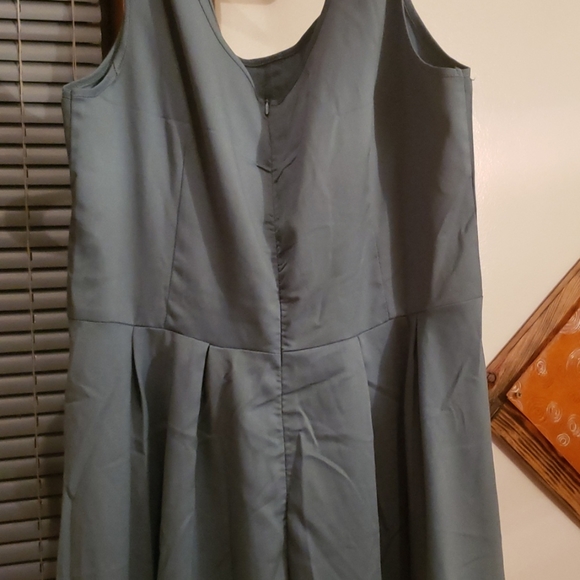 Dress - Picture 2 of 2